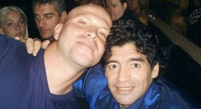 Sebastián Morquio junto a Diego Maradona