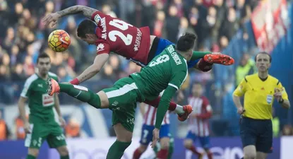 Con gol de Giménez, Atlético trepó a la punta