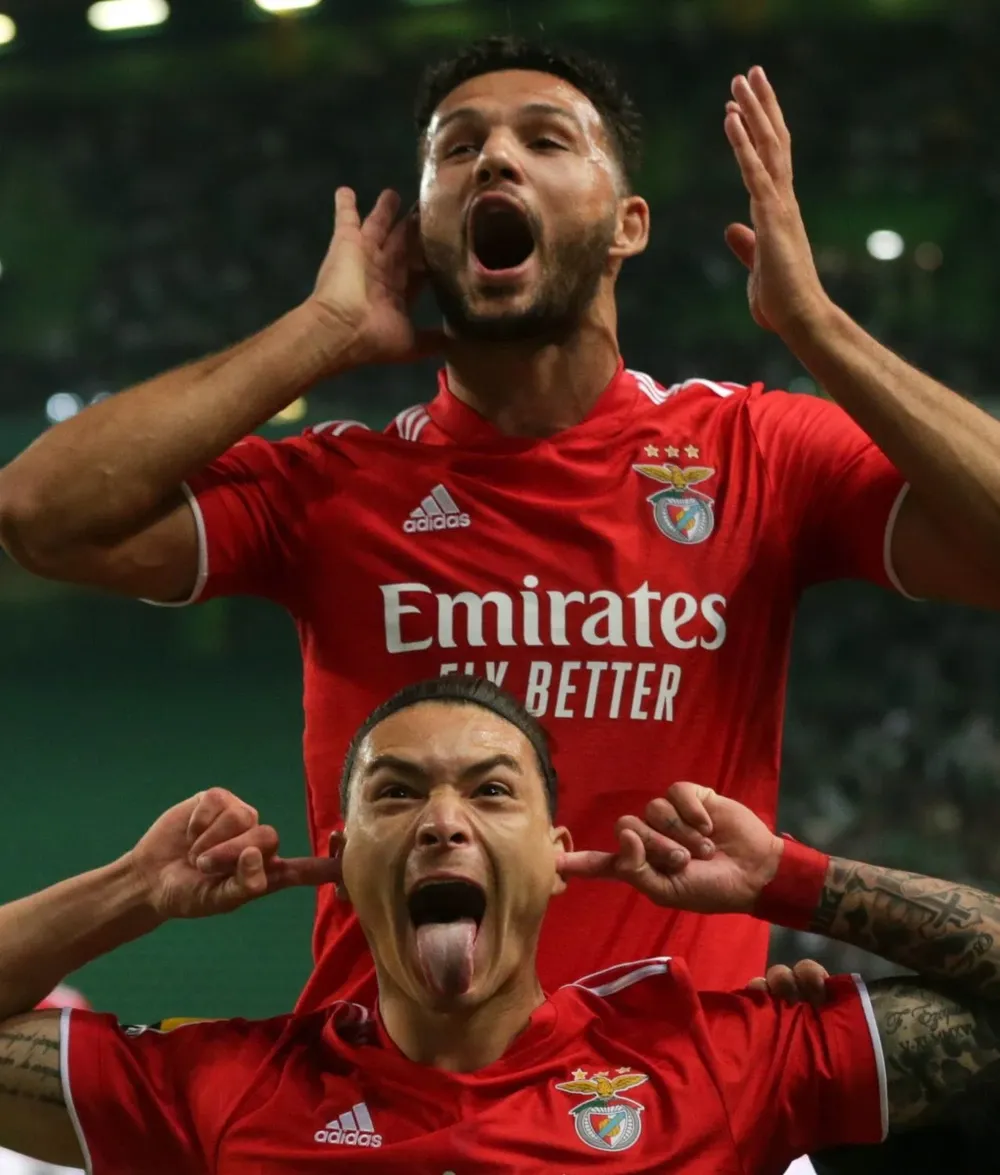 Darwin seguirá vestido de rojo, pero ahora jugará en Inglaterra