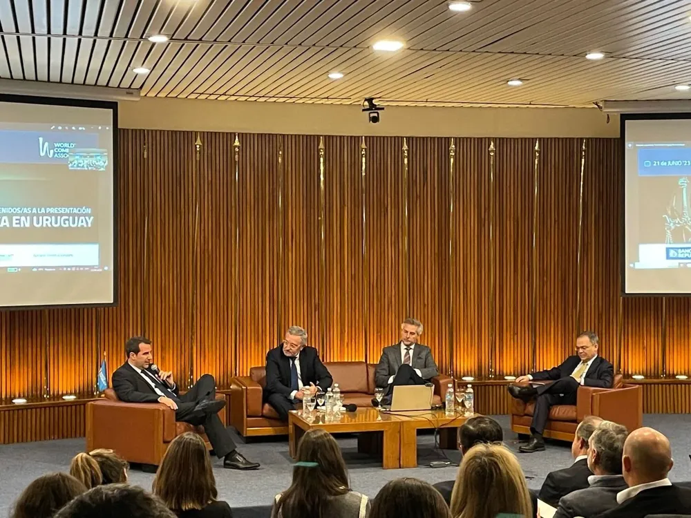 Evento donde habló el consejero político de la embajada de Estados Unidos, Eric Geelan