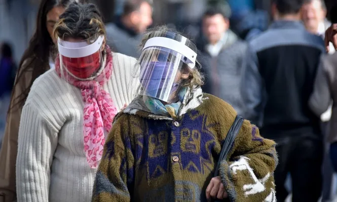 El final social de la pandemia podría llegar para fines de este año, dice el psicólogo Steven Taylor