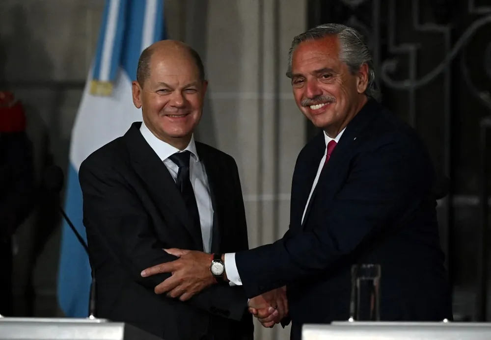 El canciller aleman junto al presidente argentino