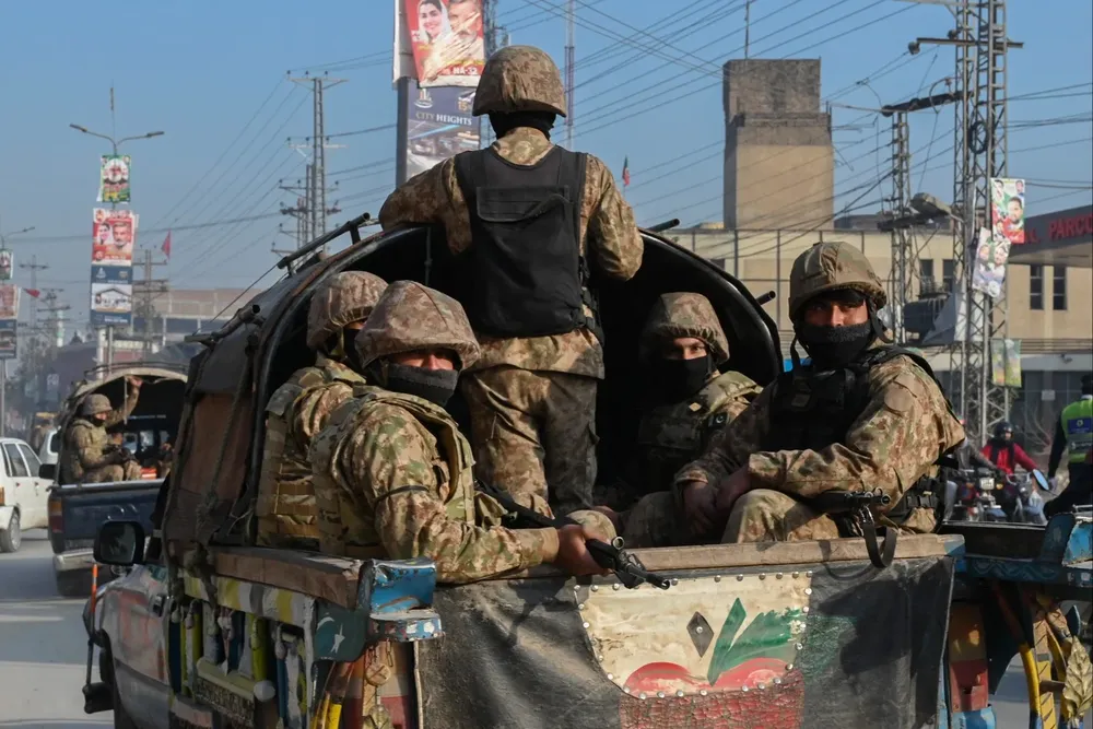 Fuerzas militares desplegadas en ciudades pakistaníes en previsión de actos violentos,