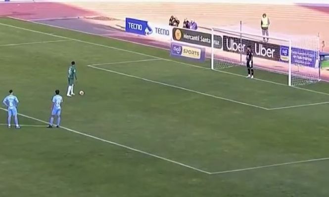 La jugada de fair play que se dio en el fútbol boliviano entre Oriente Petrolero y Bolívar