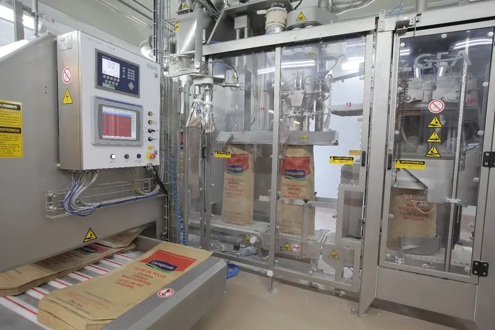 Lácteos: producción de leche en polvo entera, en Conaprole, para abastecer a mercados externos.