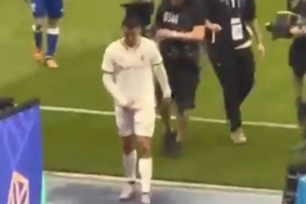 El obsceno gesto de Cristiano Ronaldo cuando le gritaron “¡Messi, Messi!”