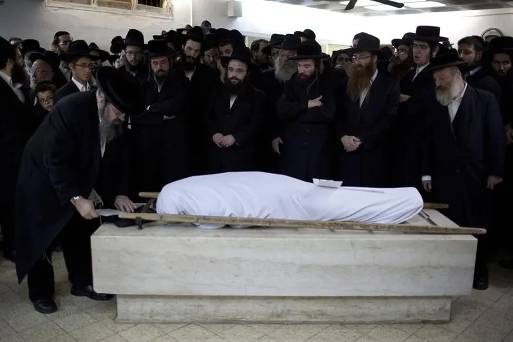 Funeral de Mira Ashraf, de 25 años, una de las tres víctimas israelíes que murieron este 15 de noviembre en un edificio en Kiryat Malachi.