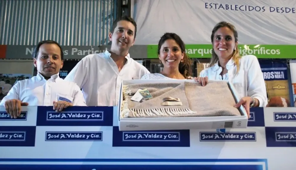 En equipo Santa Clotilde y Valdez concretaron un gran remate
