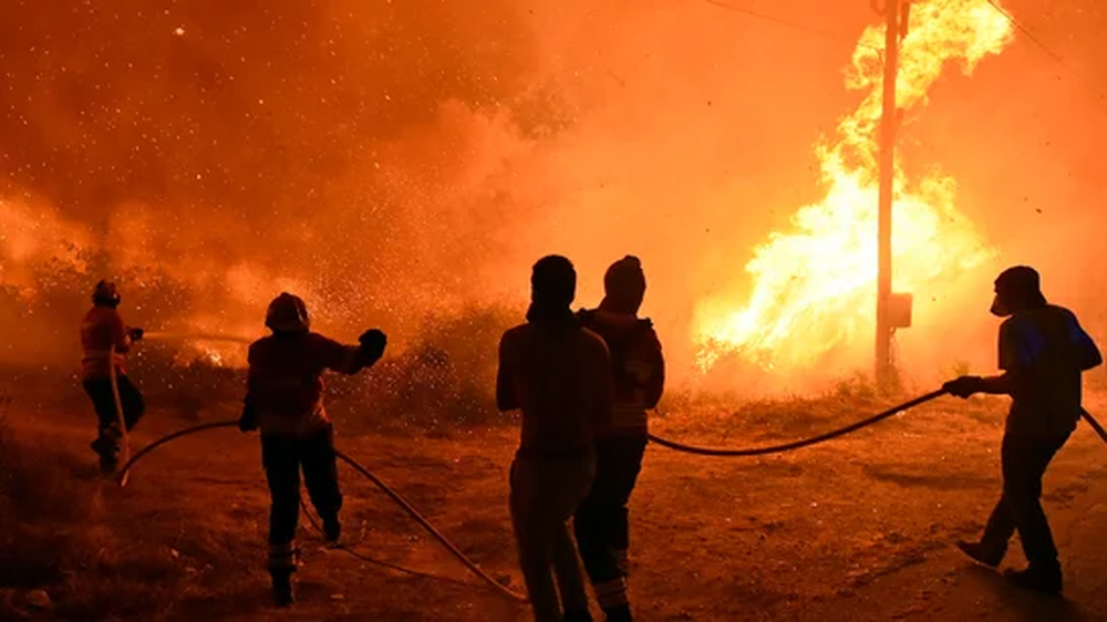 Los peores incendios forestales de la historia siguen avanzando sobre España.