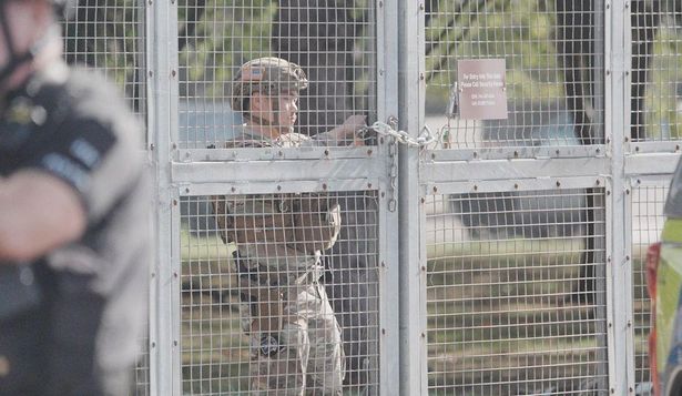 Qué se sabe del operativo antiterrorista cerca de una base militar usada por EEUU en Reino Unido que terminó con 5 sospechosos arrestados