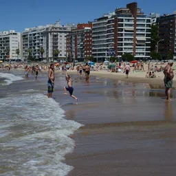 Playa Pocitos, en Montevideo
