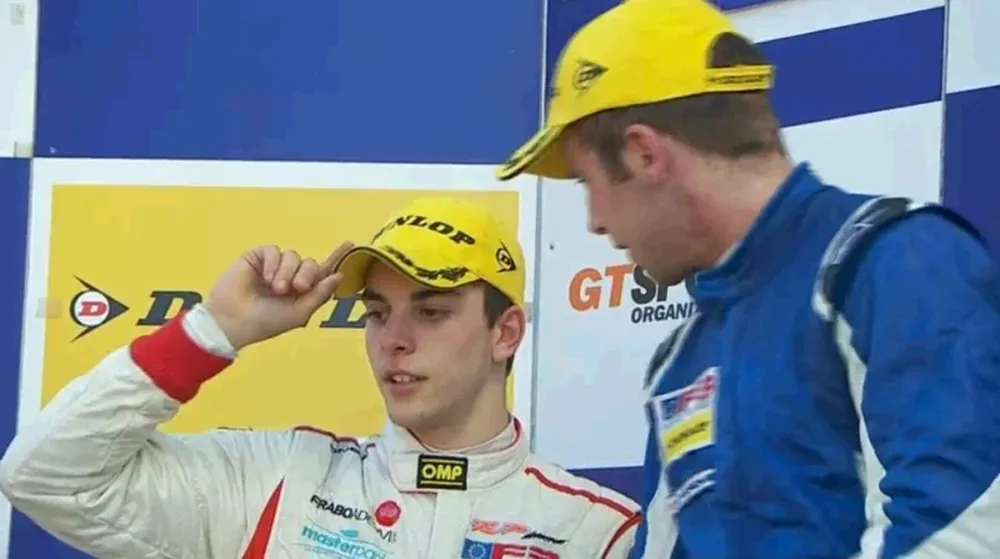 Urrutia en el podio con el vencedor, Ed Jones.