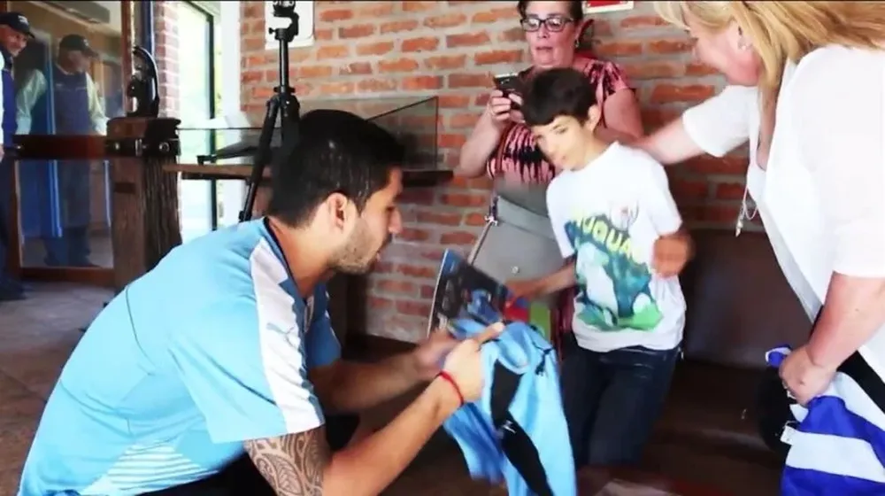 Luis Suárez recibió a Áaron en el Complejo Uruguay Celeste