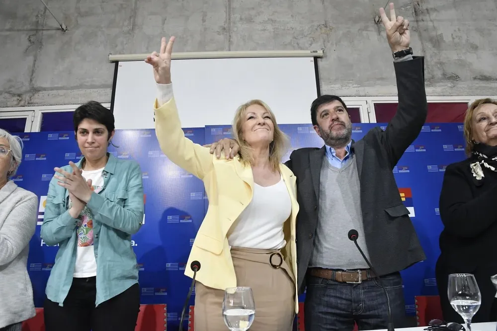 Cosse, Pereira y la fabulosa cortina de humo de la coalición multicolor.