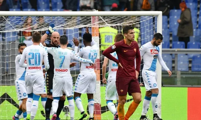Napoli, ganó 2-1 en su visita a Roma