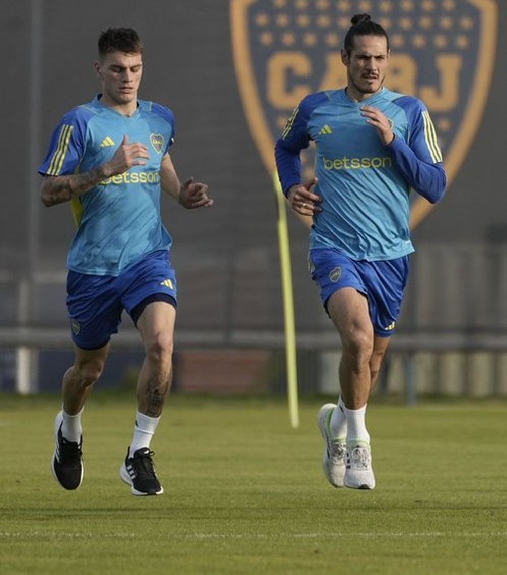 Edinson Cavani y Zenon