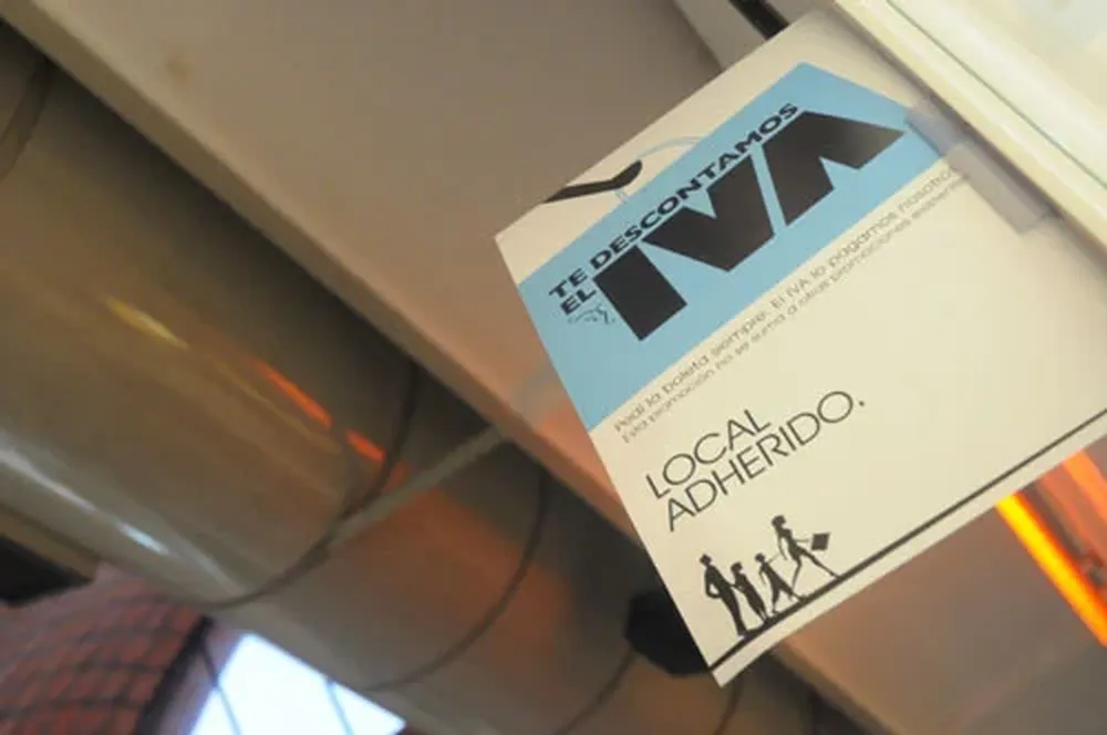 Los comercios incentivan las compras mediante la rebaja del IVA