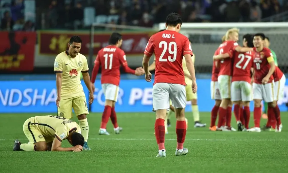 Los chinos festejan, mientras los mexicanos sufrieron la derrota