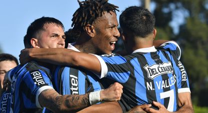 Abel Hernández celebra el gol de Liverpool