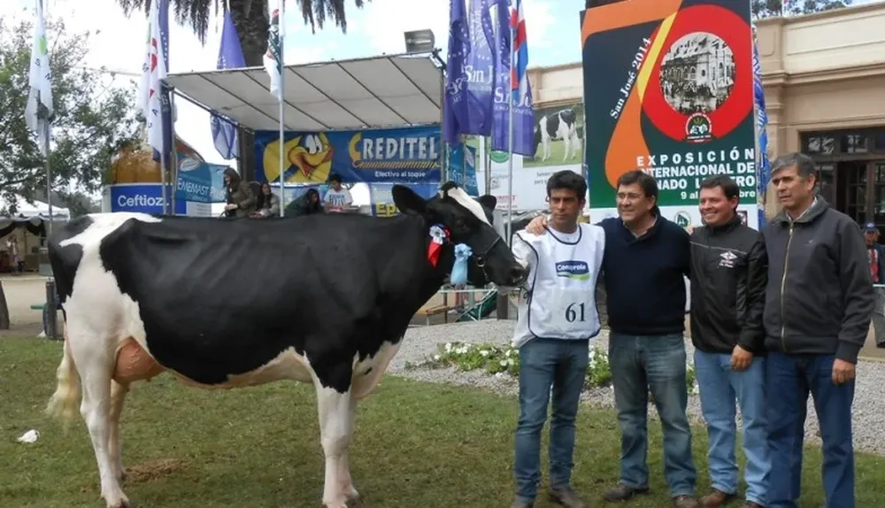 Sebastián García, Alberto Tornielli, Julio Eduardo Antognazza y Bernardo Tornielli con la Gran Campeona PI