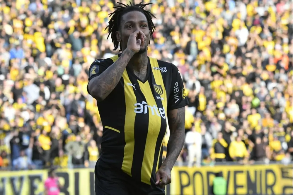 El festejo de Abel Hernández