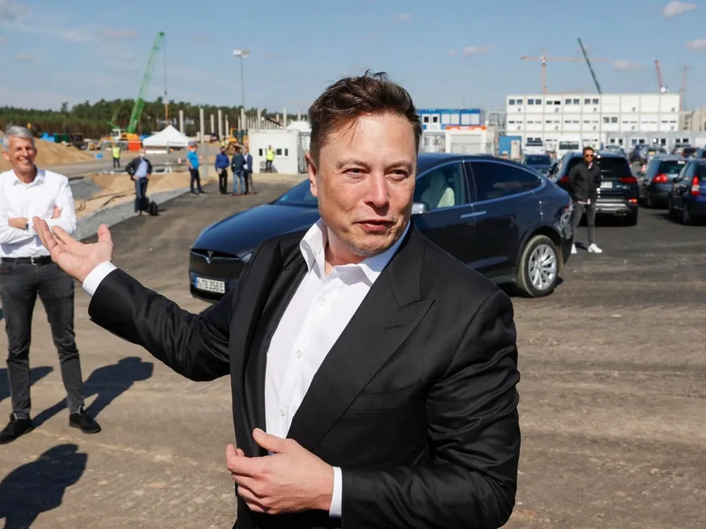 Los trabajadores de Tesla que se quejaron fueron transferidos a tareas o turnos indeseables, multados injustamente o incluso despedidos, según la demanda