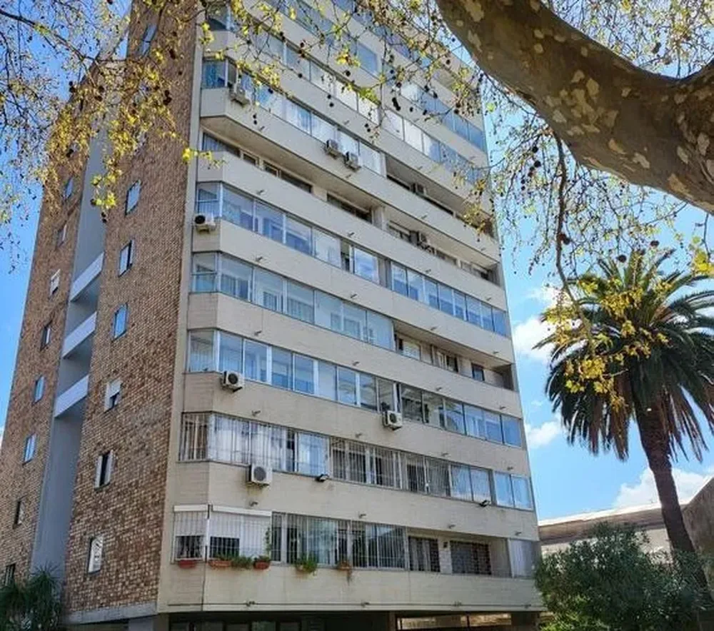 El apartamento a rematar se encuentra en el décimo piso del edificio Centro