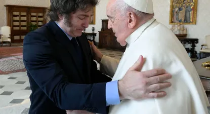 El papa Francisco y el presidente argentino, Javier Milei durante su encuentro en el Vaticano.