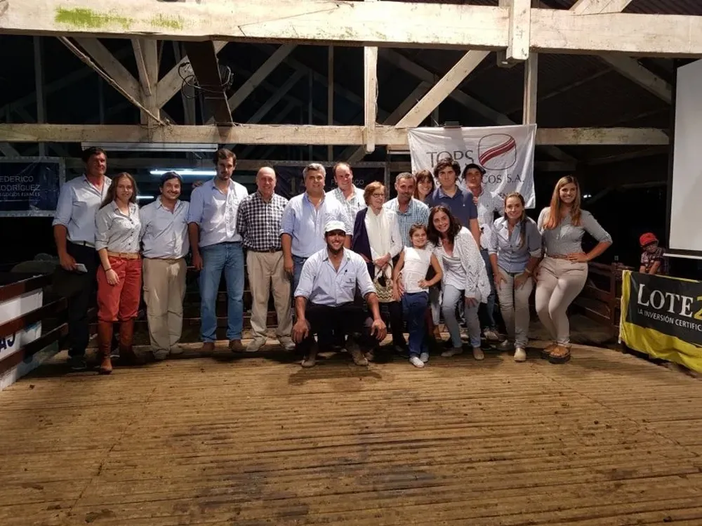 Integrantes del escritorio rematador y de las tres cabañas participantes.