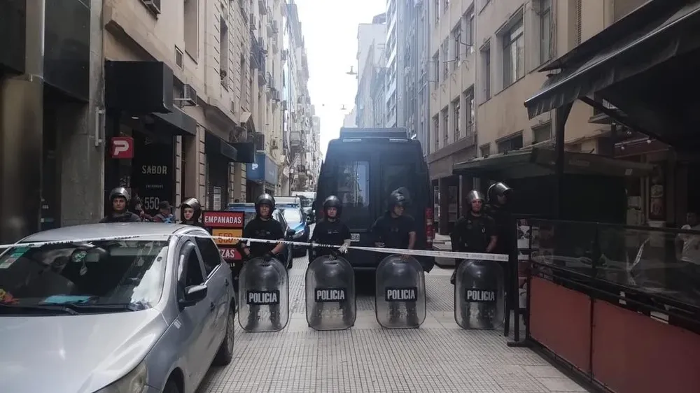 Un motín de 25 presos mantuvo en vilo a una comisaría a seis cuadras de la Casa Rosada