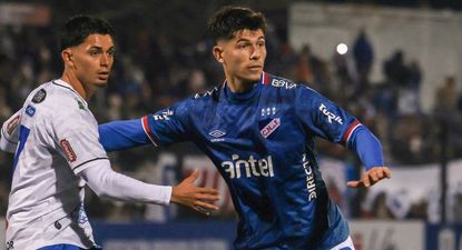 Paolo Calione de Nacional ante Paysandú FC