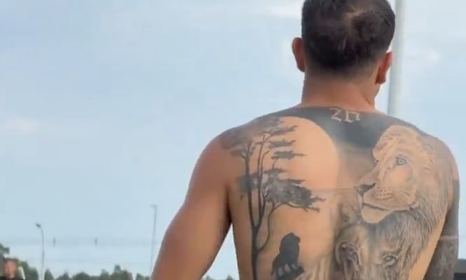 El tatuaje de una figura de Peñarol