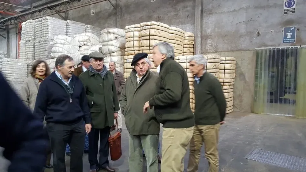 Álvaro Fossati, Javier Otero, ministro Tabaré Aguerre, Carlos Rodríguez y Román Scremini en Lanera Piedra Alta