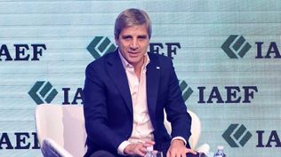 El ministro Luis Caputo en el IAEF