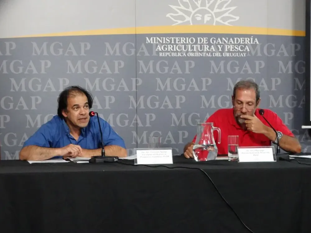 Fernando Sganga y José Olascuaga en la conferencia de prensa del MGAP.