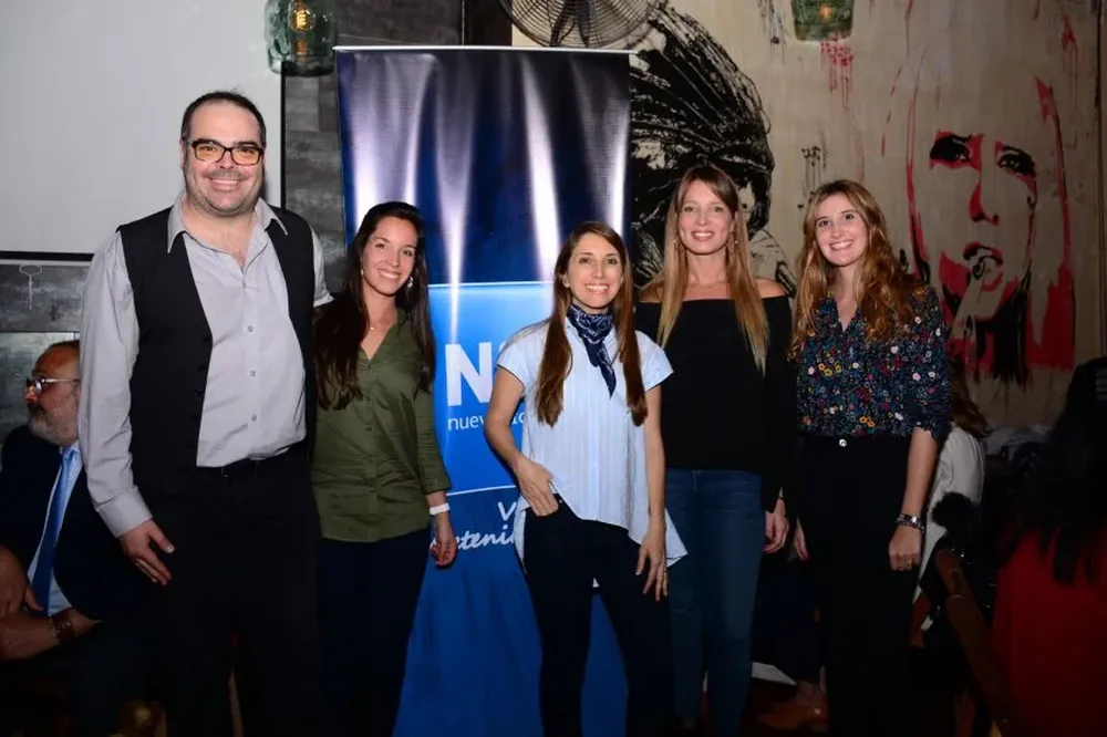 Christian Font, Natalia Cirelli, Caleria Alvarez, Luciana Brando y Eleonora Fain