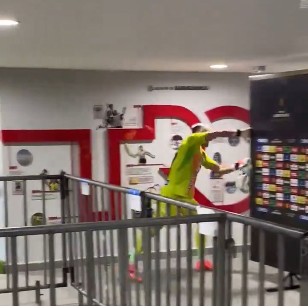 La bronca de Santiago Mele