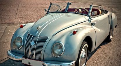 MEF propone cambios para potenciar régimen de importación de autos clásicos