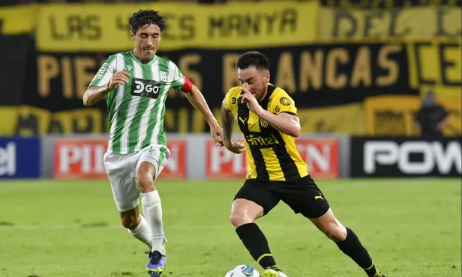 Ángel González, corre, pero no sabe a dónde