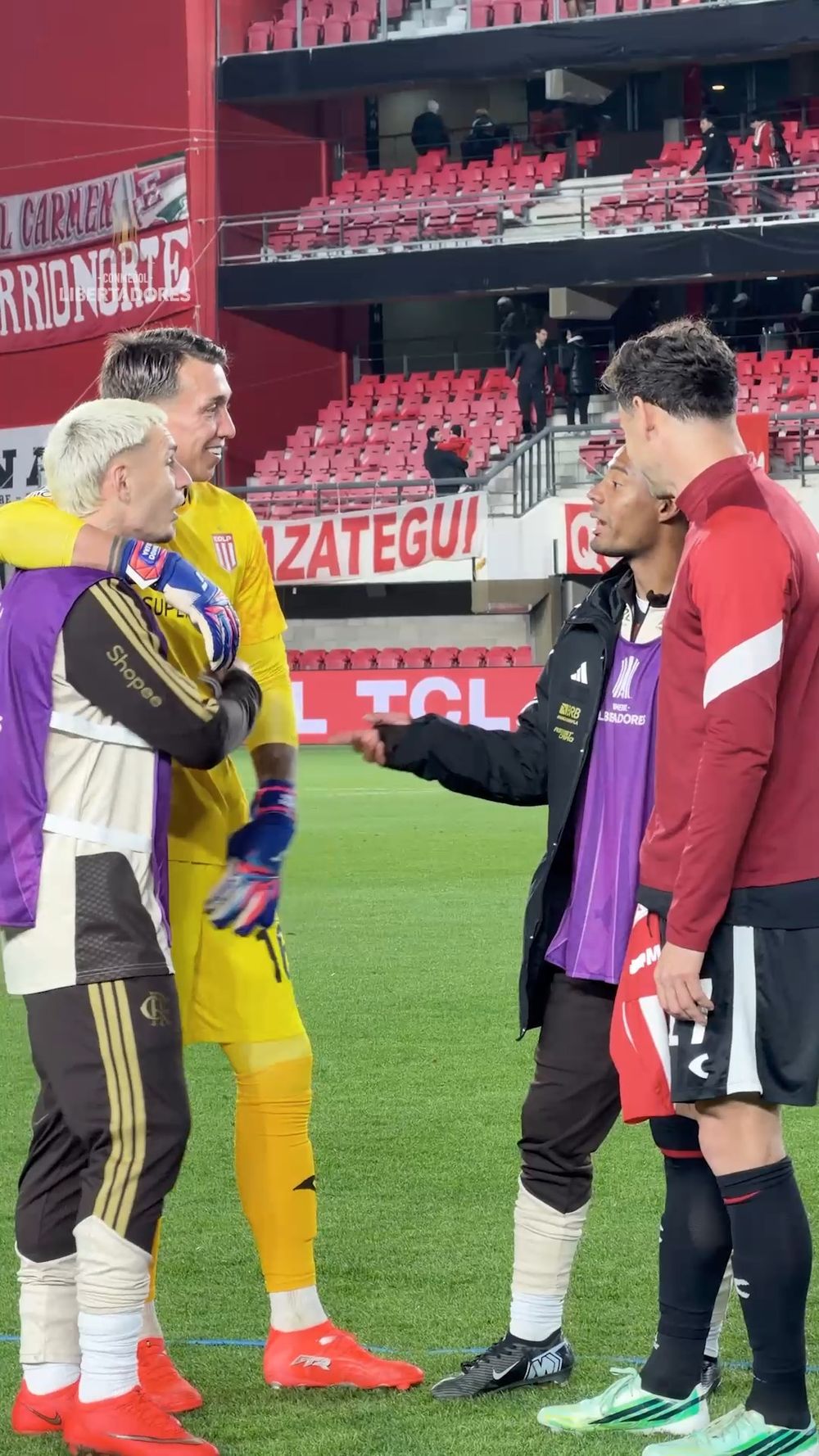 La divertida charla, con bromas, de Muslera, Varela y De la Cruz