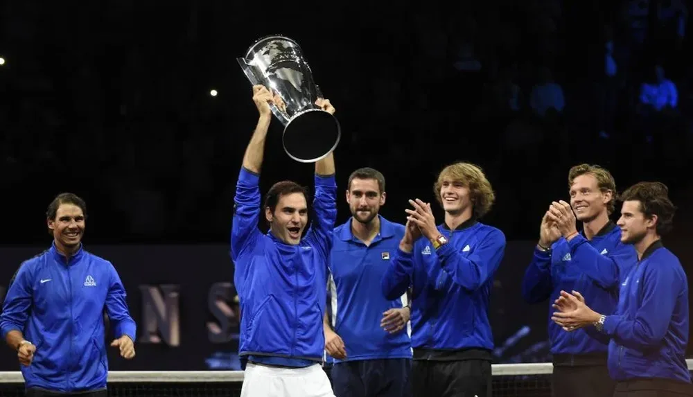 El festejo del equipo europeo con Federer a la cabeza