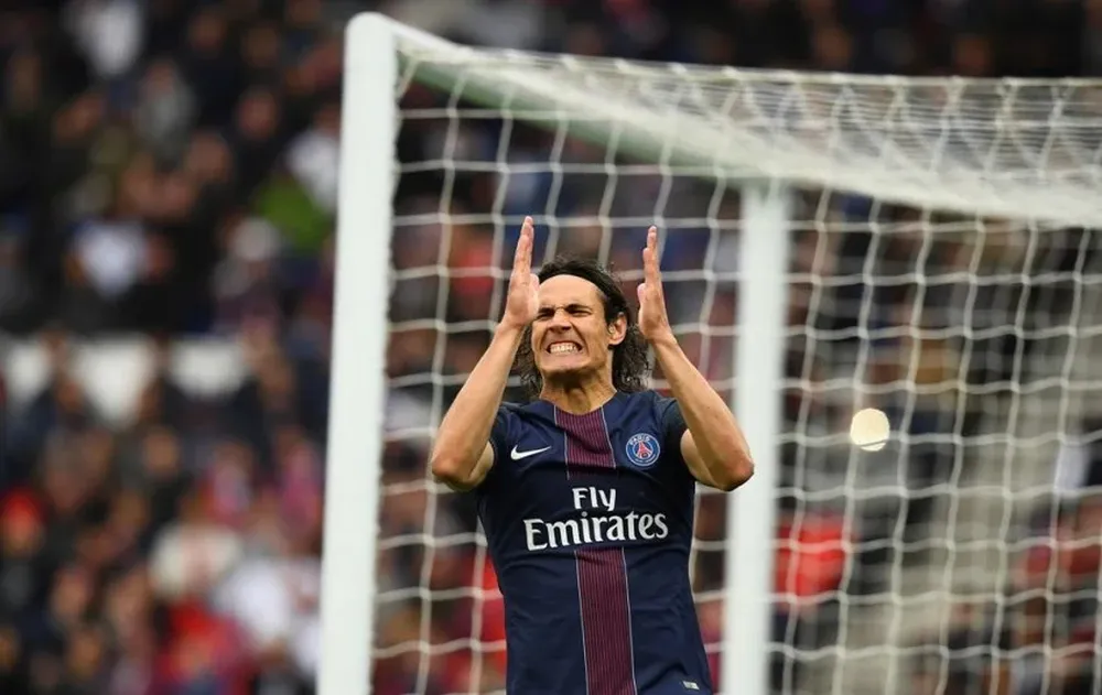 Edinson Cavani, volvió a marcar en el 2-0 de PSG ante Montpellier