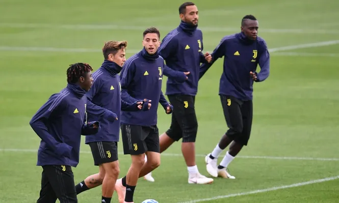 Bentancur en la práctica de la Juve