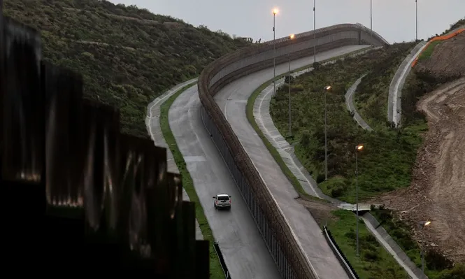 El muro en la frontera entre Estados Unidos y México