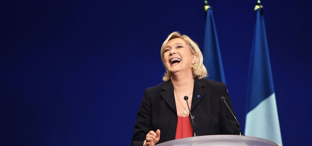 El triunfo de Marine Le Pen en las elecciones al Parlamento europeo con su partido de ultraderecha fueron el desencadenante de lo que parece ser una decisión o bien excesivamente confiada o furiosamente impulsiva de parte de Macron, que decidió convocar elecciones parlamentarias que pueden obligarlo, en el peor escenario,&nbsp; a una cohabitación con Le Pen por los tres años de mandato que le quedan, degradado a un rol muy recortado como mandatario de Francia. La turbulencia de los mercados está justificada.&nbsp;&nbsp;