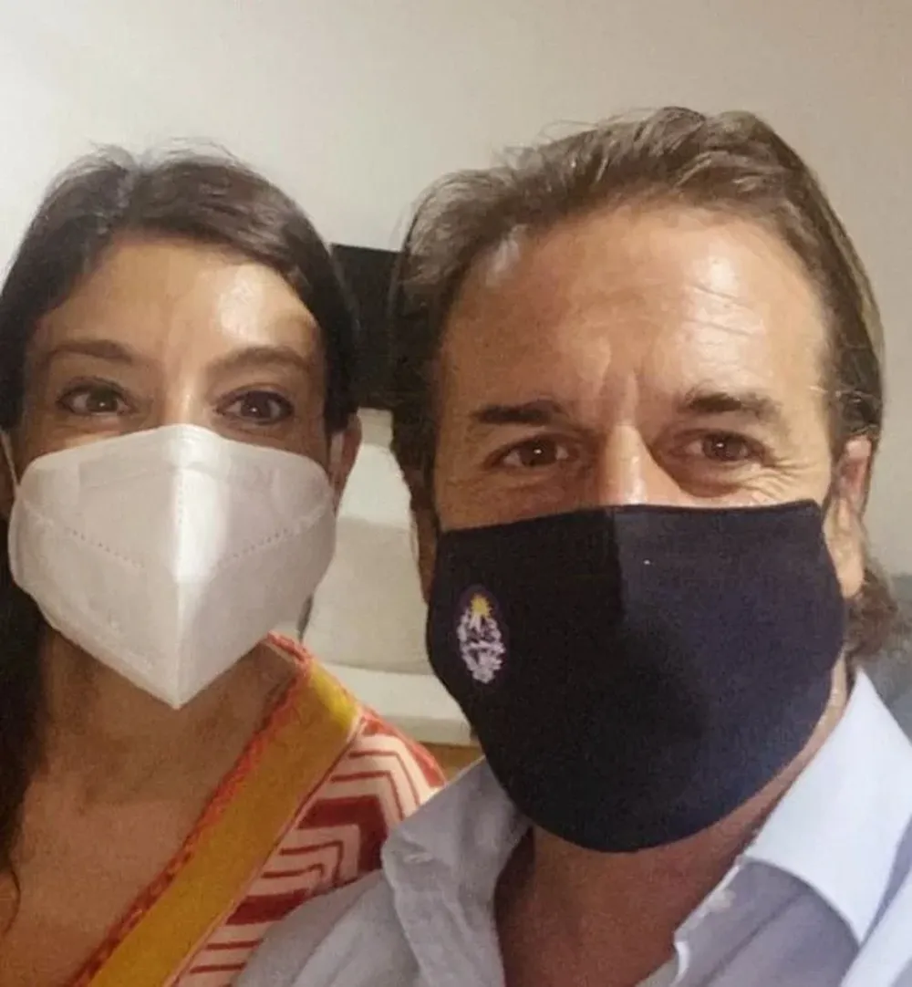 La cirujana Gabriela Novello junto al presidente Luis Lacalle Pou