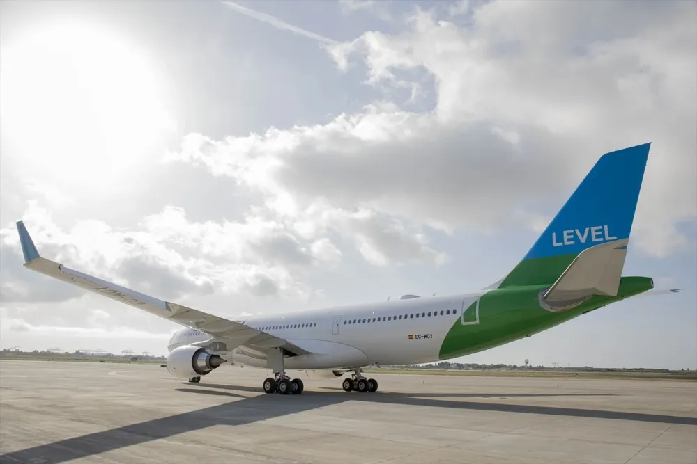 Avión de Level.