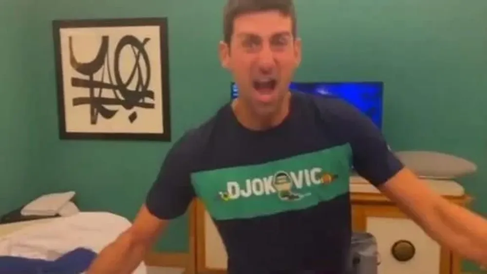 El festejo de Djokovic por la clasificaciòn de Serbia al Mundial de Catar 2022