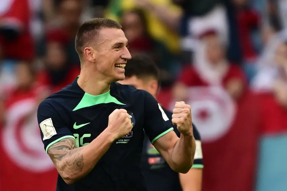 Mitchell Duke anotó el 1-0 para Australia ante Túnez