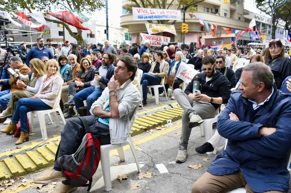 Precandidatos en el acto del PIT-CNT